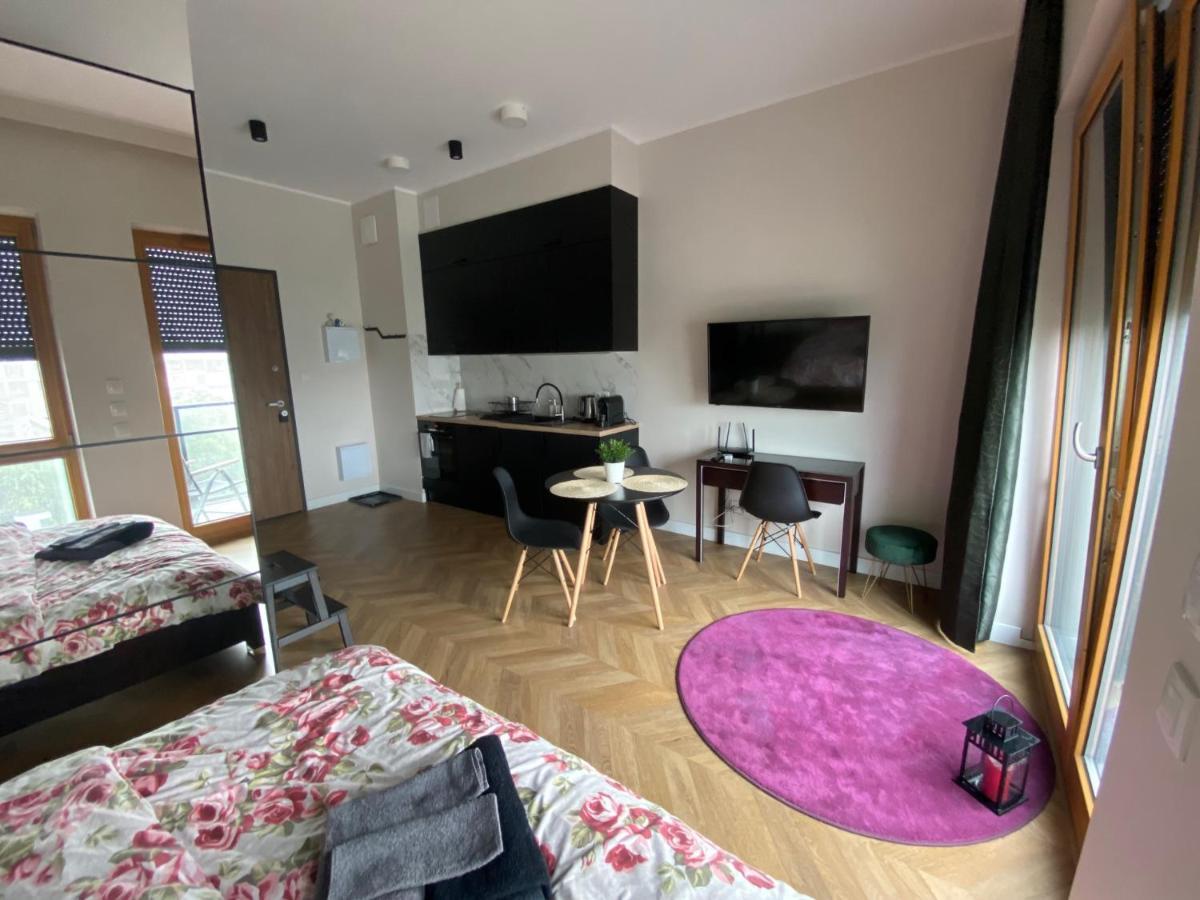 Apartament Nadmotławie Estate Black Apartament *